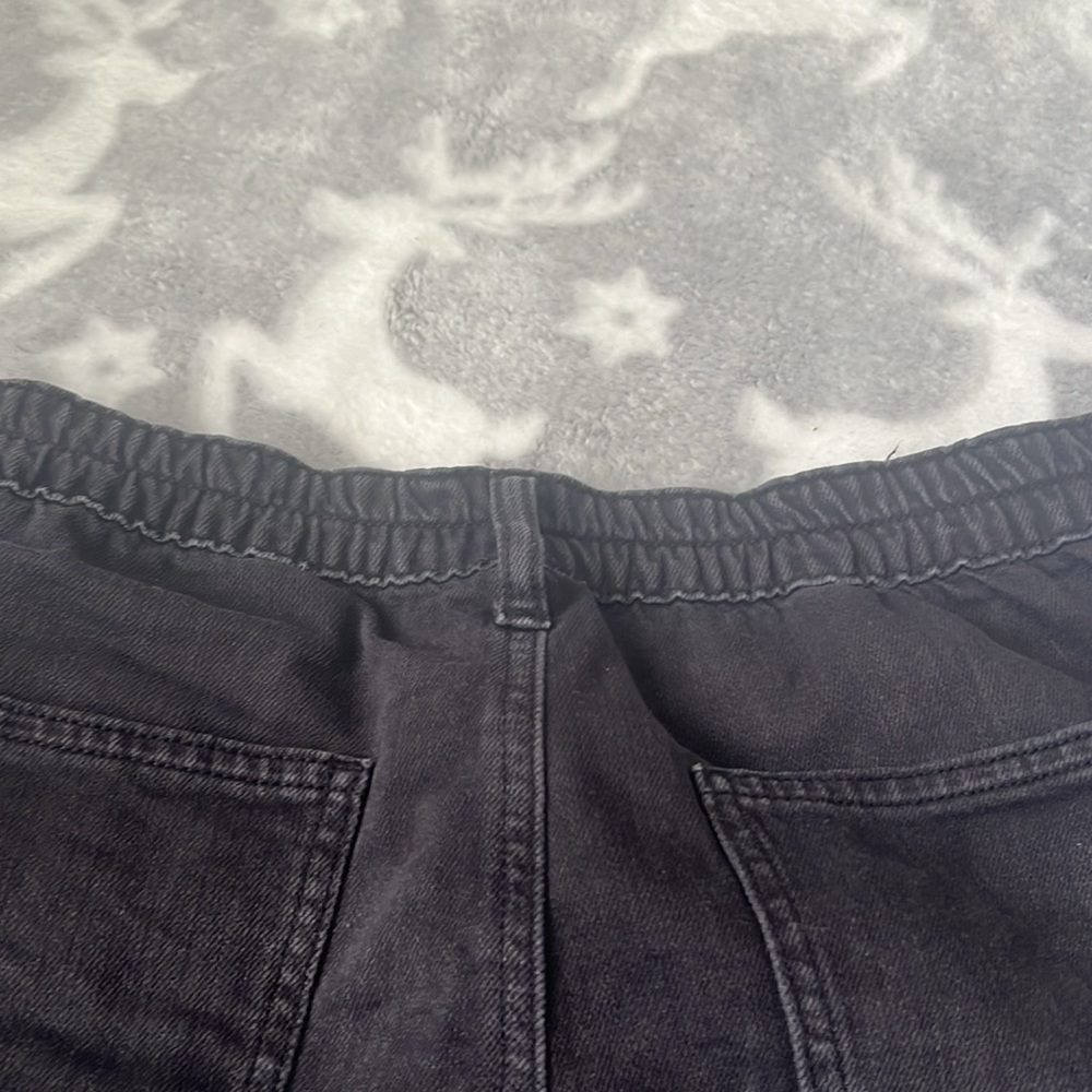 Shorts - Picture 5 of 8